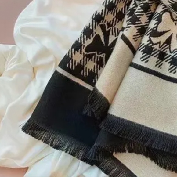 Cashmere scarf - Picture 4 of 4